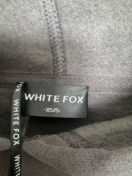 White Fox Boutique Charcoal “Lucky 13 Cheyenne” Hoodie NWT Size XS/S - Picture 3 of 8